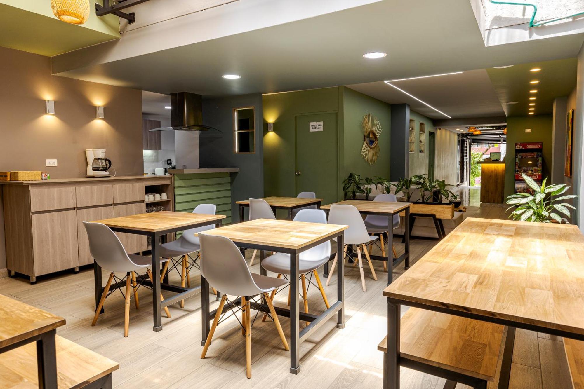 Poblado Guest House Меделин Екстериор снимка