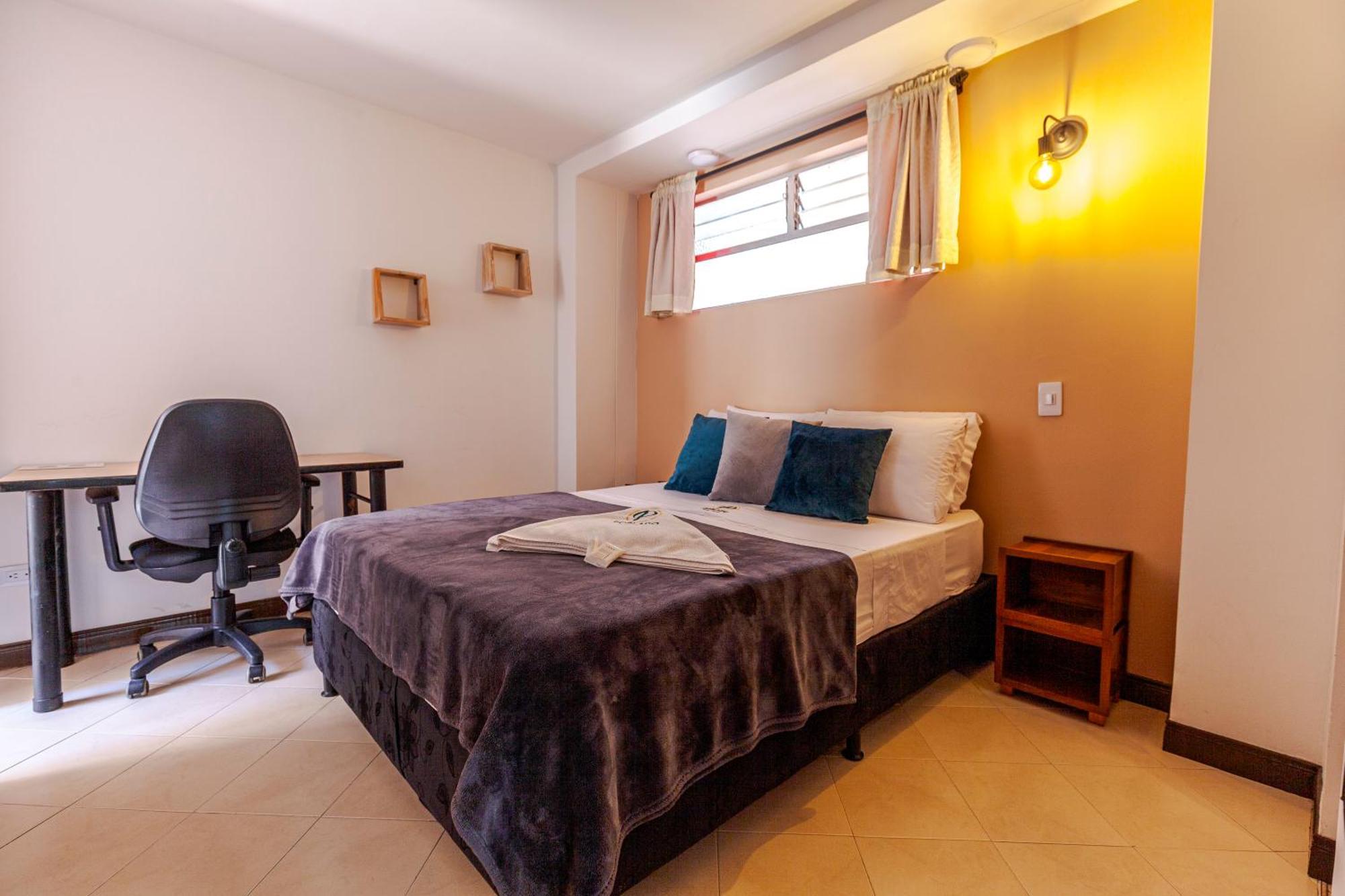 Poblado Guest House Меделин Екстериор снимка