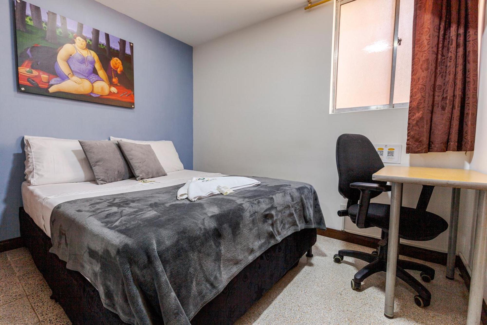 Poblado Guest House Меделин Екстериор снимка