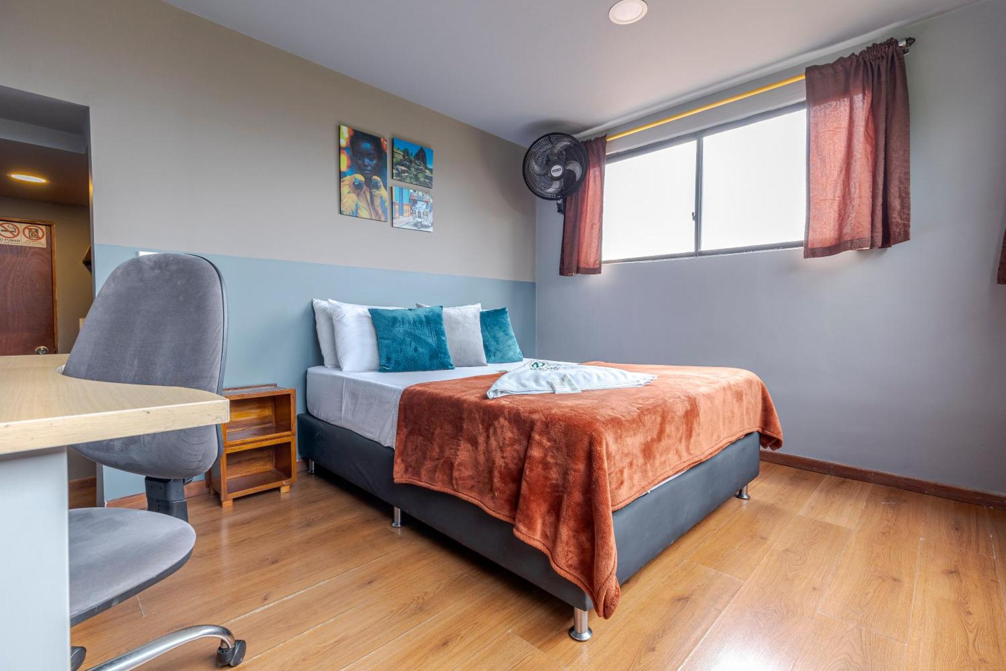 Poblado Guest House Меделин Екстериор снимка