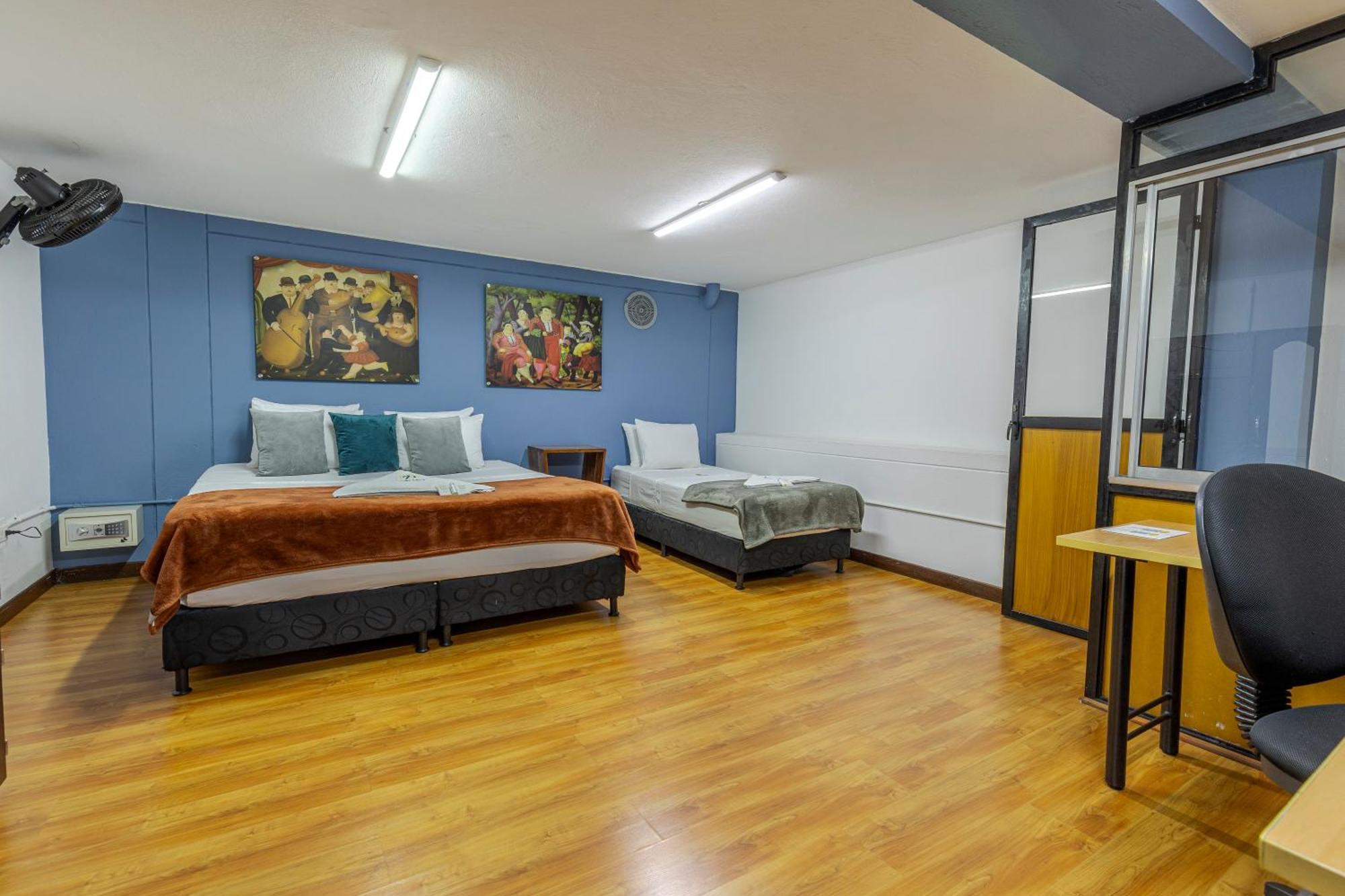 Poblado Guest House Меделин Стая снимка