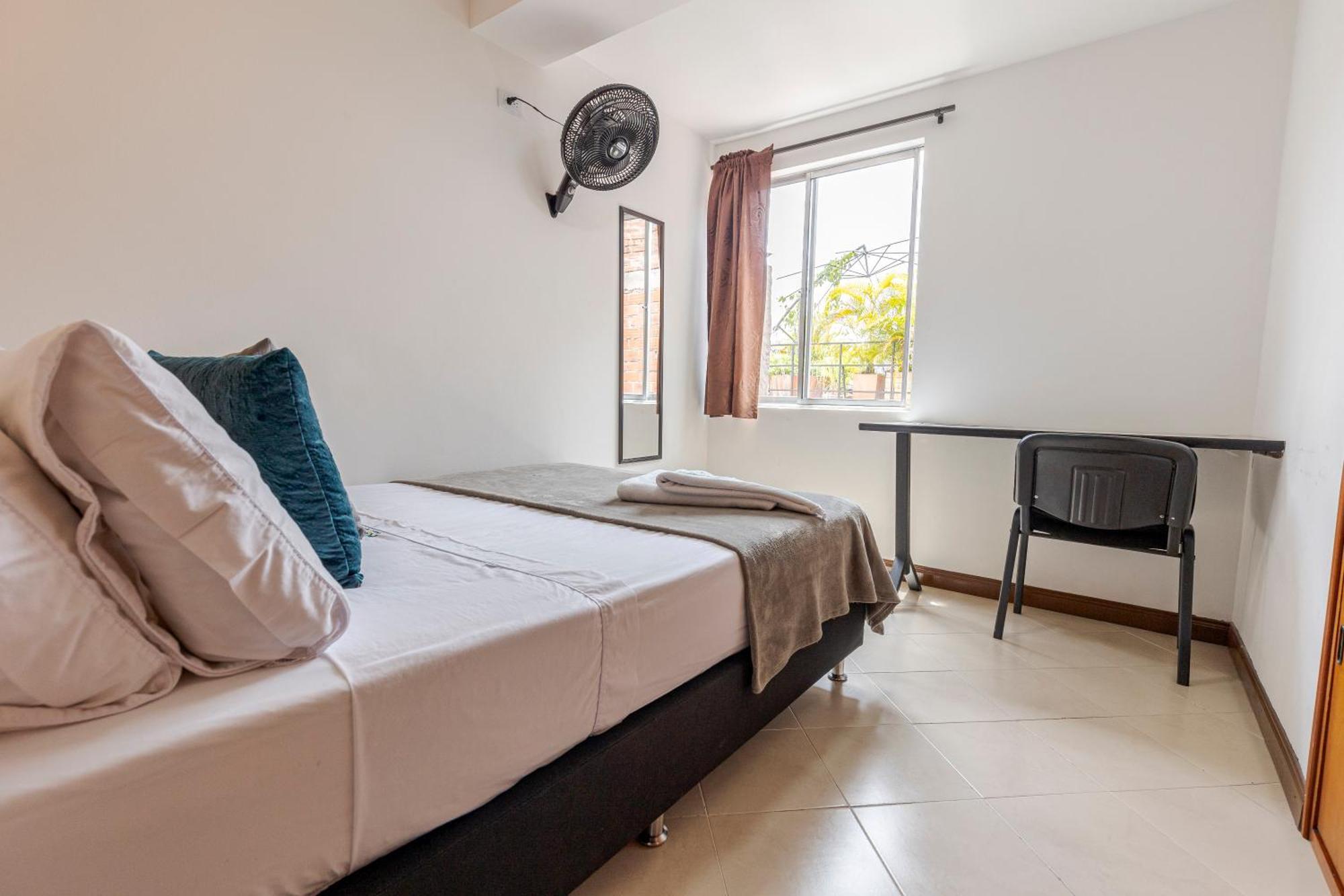 Poblado Guest House Меделин Екстериор снимка