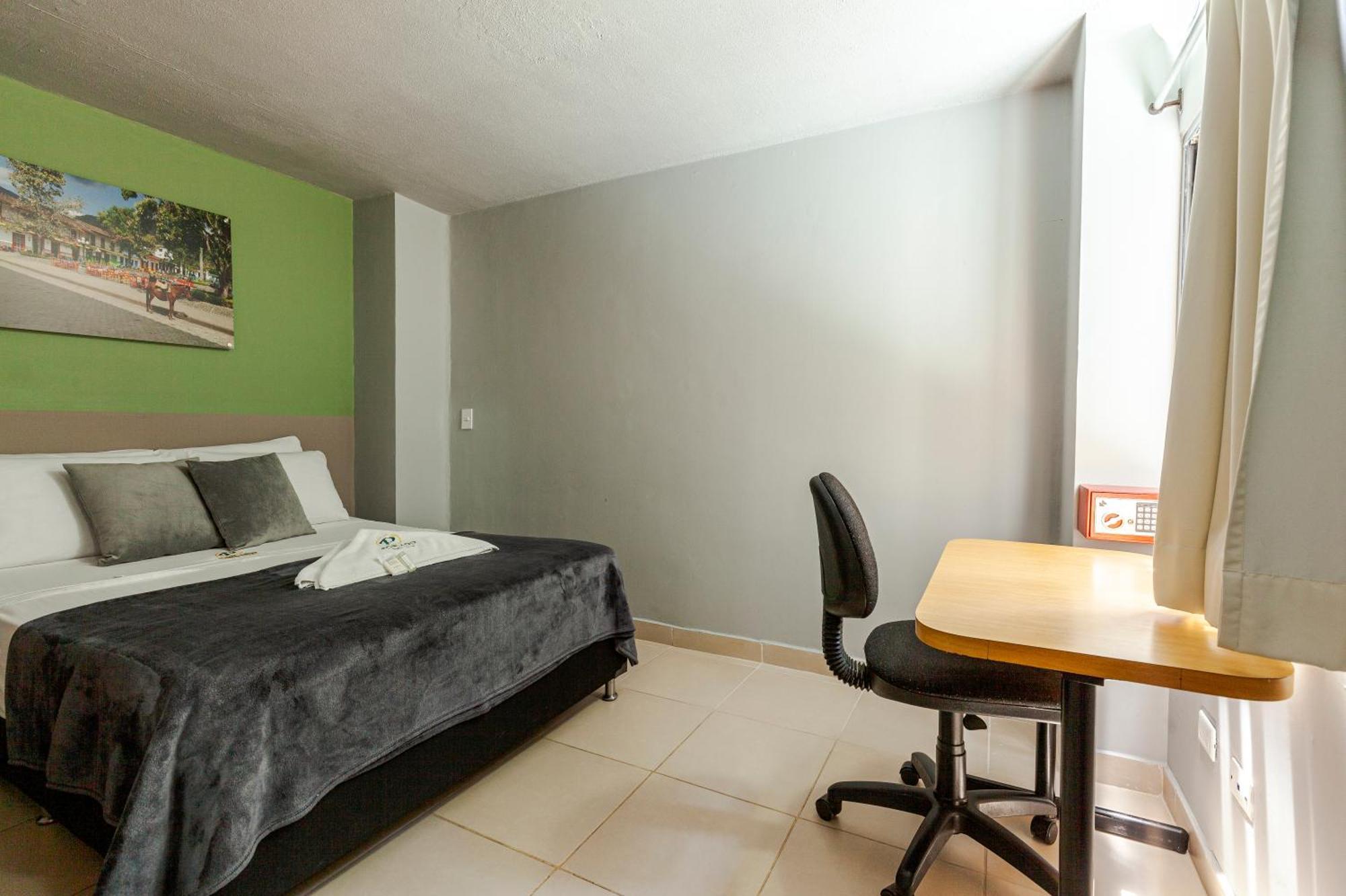 Poblado Guest House Меделин Стая снимка