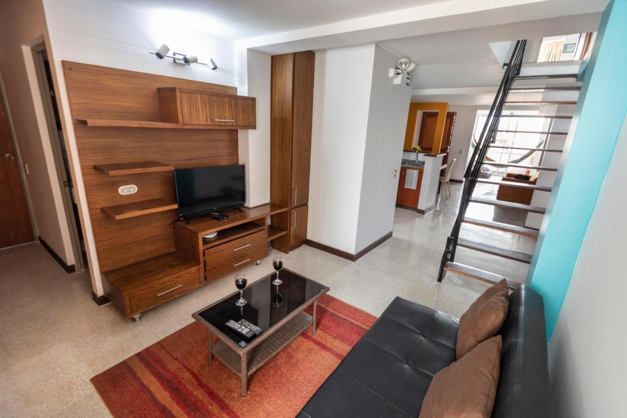 Poblado Guest House Меделин Екстериор снимка